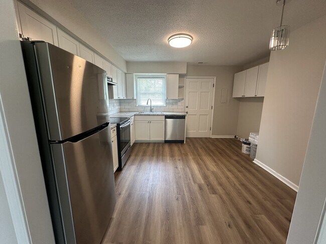 Foto del edificio - 1205 Cherry Ln