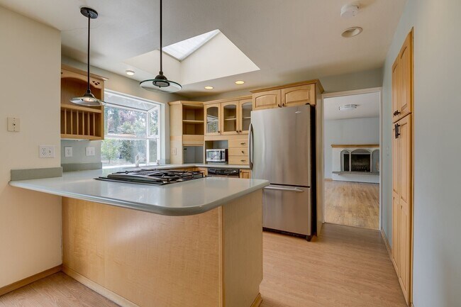 Building Photo - Charming Bellevue home in Woodridge neighb...