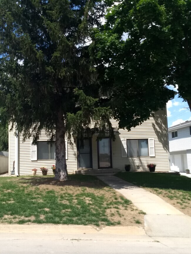 1302 Galeta Ave Unit A, Norfolk, NE 68701 Condo for Rent in Norfolk