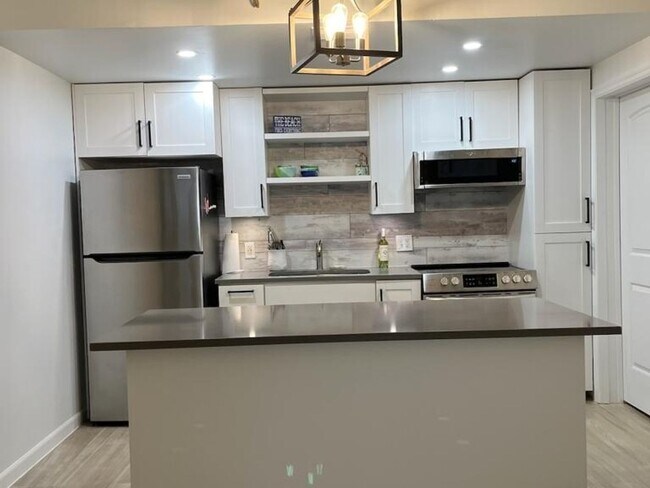 Building Photo - 1 Bedroom Condo in Vero Beach