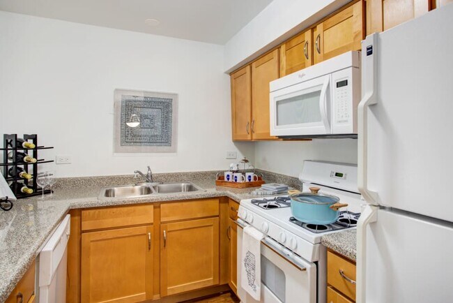 Foto del edificio - The Gates of Deer Grove Apartment Homes