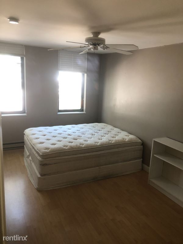 Building Photo - 1 br, 1 bath Apartment - 429 Main Street