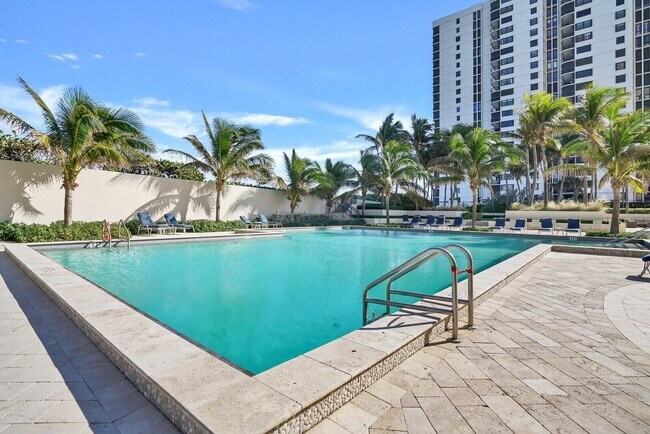 Foto del edificio - 5380 N Ocean Dr