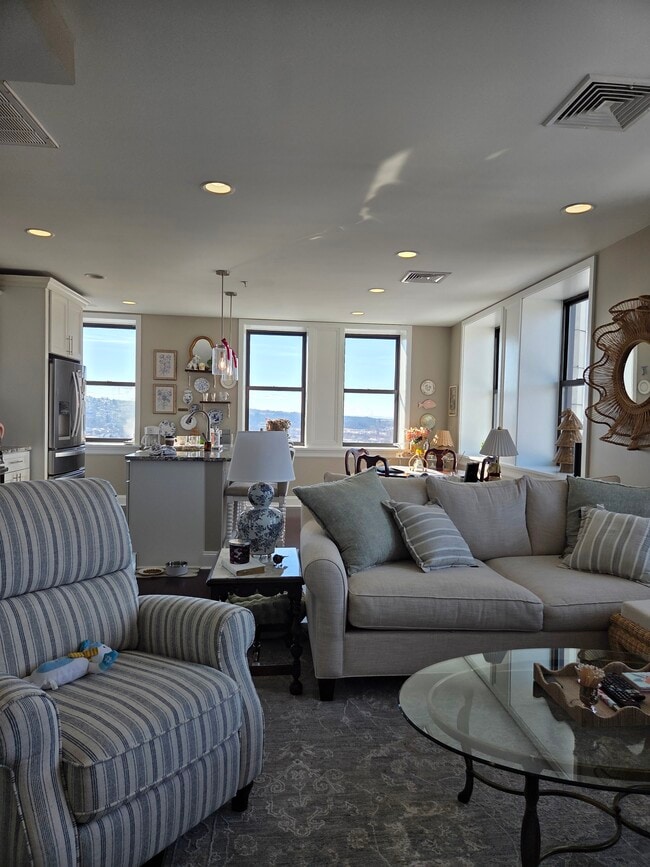 Foto del edificio - 108 N Washington Ave