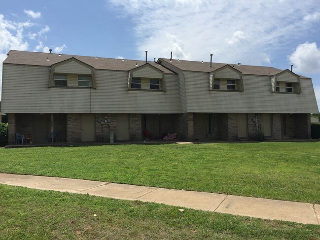 Building Photo - 1514 Westfield Cir