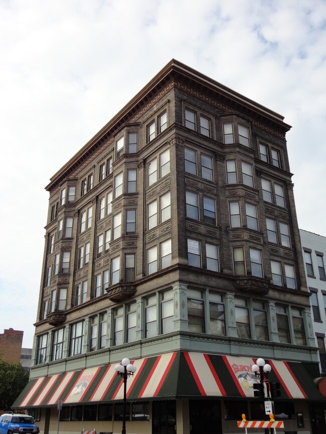 Loft Apartment Is Downtown Bloomington Il For Rent In Primary Photo Loft Apartment Is Downtown Bloomington Il