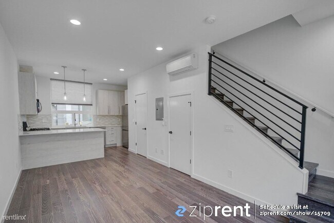 Foto del edificio - 2 br, 2.5 bath Townhome - 945 Northwest 56...