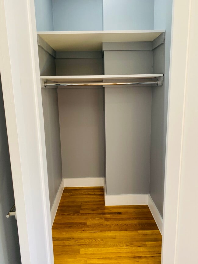 MASTER BEDROOM CLOSET - 2083 Pacific St