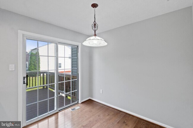 Foto del edificio - 8837 Hawthorne Ct