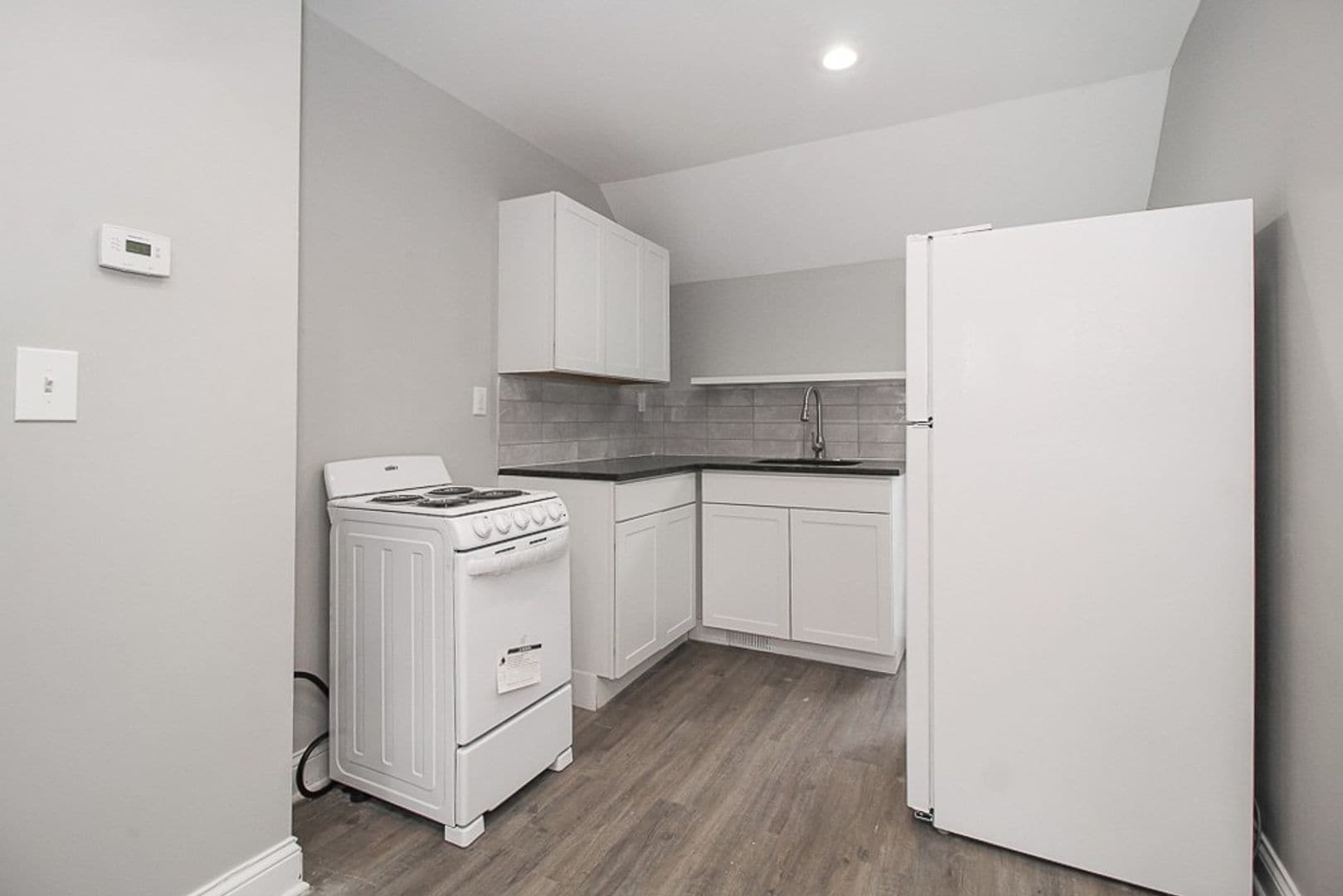 4301 Bailey Ave Cleveland, OH 44113 – photo 1