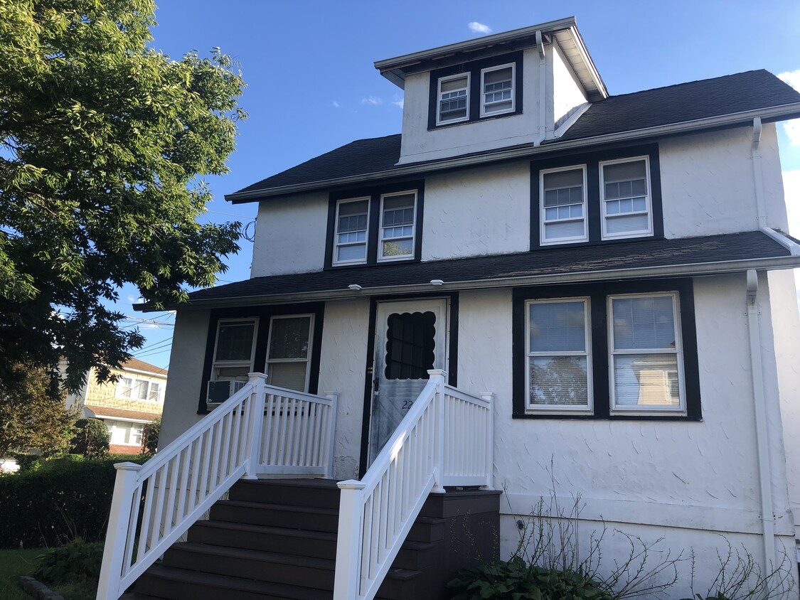 Primary Photo - 22 Maple Ave