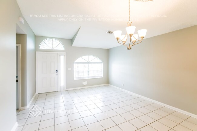 Building Photo - 2542 Country Golf Dr