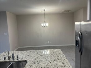 Building Photo - 2128 Del Mar Dr