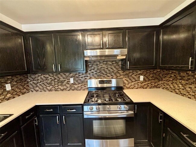 Building Photo - 808 Lone Star Dr