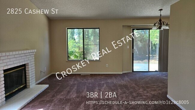 Foto del edificio - Move in ready! Updated home, spacious floo...