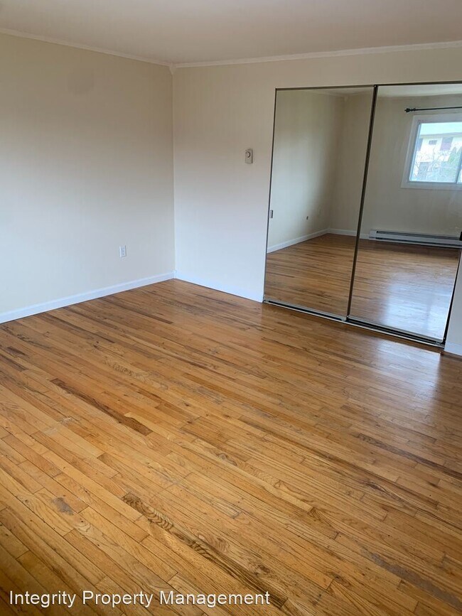 Building Photo - 2 br, 1 bath House - 903 Parr Meadow Dr