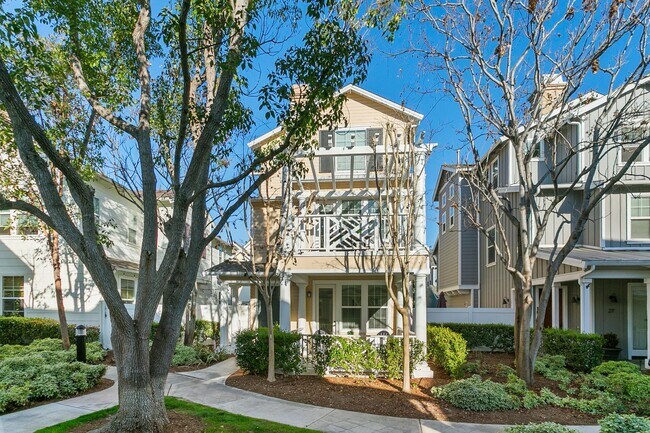 Building Photo - Tri-level Home in Ladera Ranch, now available!