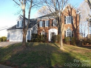 Building Photo - 6223 Hickory Cove Ln