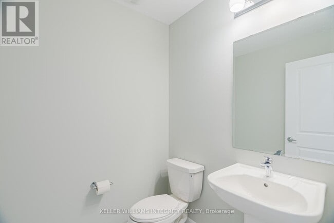 Building Photo - 96 OSLER St