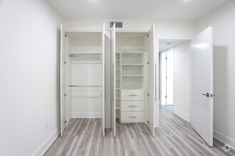 2BR, 2BA-1086 SF - The Luxe Residential