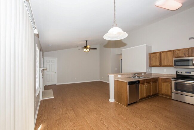 Foto del edificio - 3012 Deep Cove Dr NW
