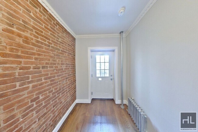 Building Photo - 9 AVENUE