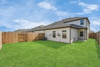 Building Photo - 21034 Shore Oak Dr