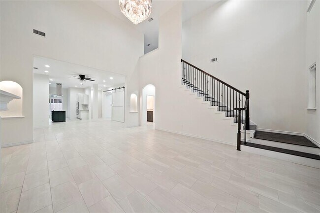 Foto del edificio - 3611 Spy Glass Hill Dr