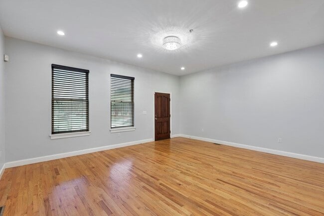 Building Photo - 873 Harrison Ave
