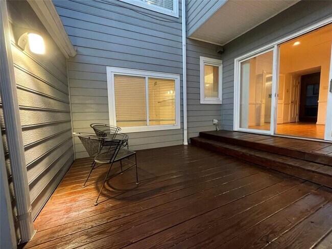 Foto del edificio - 4035 Breakwood Dr