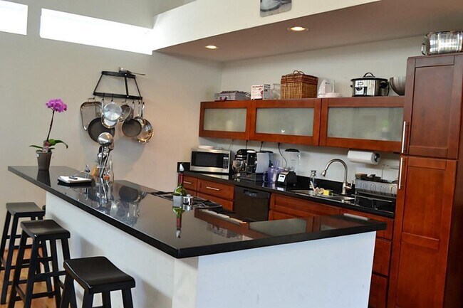 Foto del edificio - 1707 Beall St