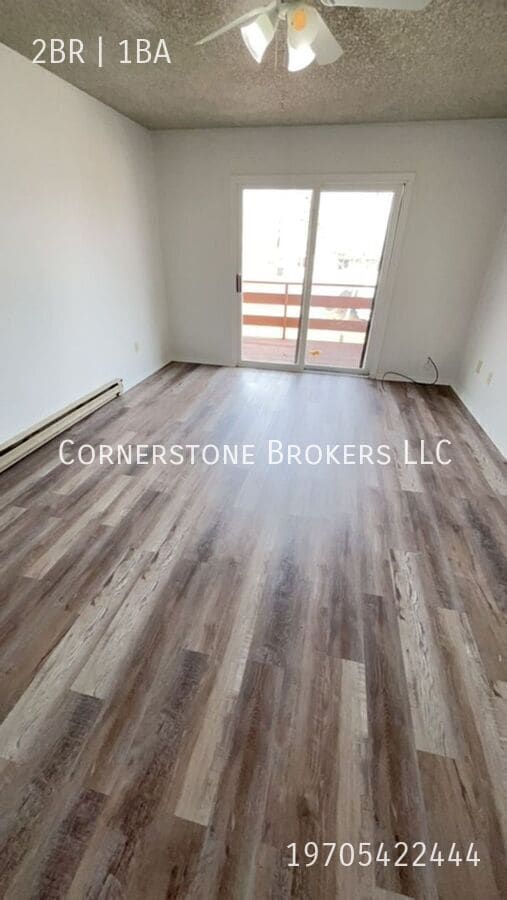 Building Photo - 624 Maple St