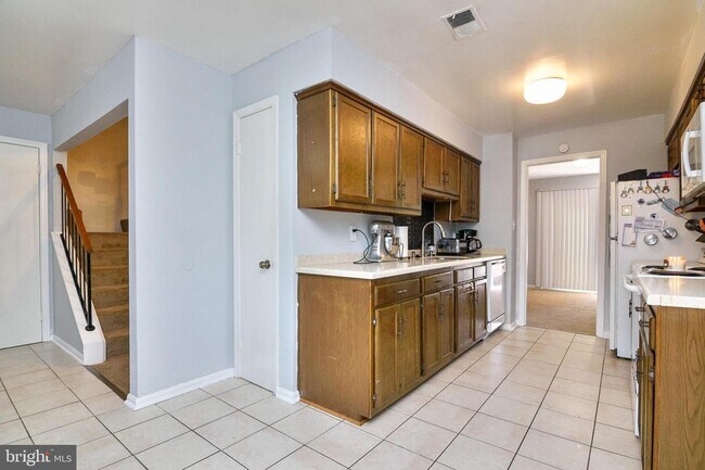 Building Photo - 3210 Gemstone Ct