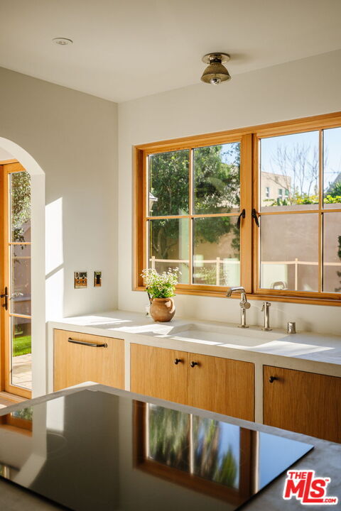 Foto del edificio - 2640 Clyde Ave