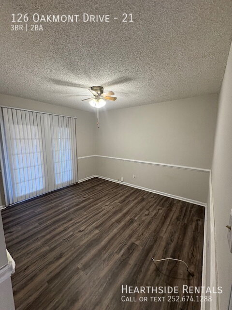 Foto del edificio - 126 Oakmont Dr