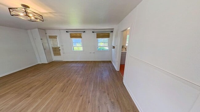 Building Photo - 630 Beverly Dr