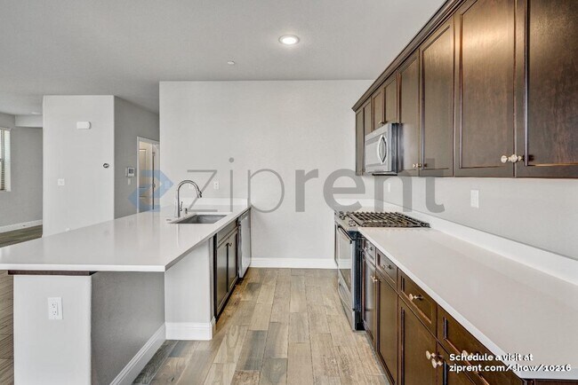 Building Photo - 6210 E Nala Dr