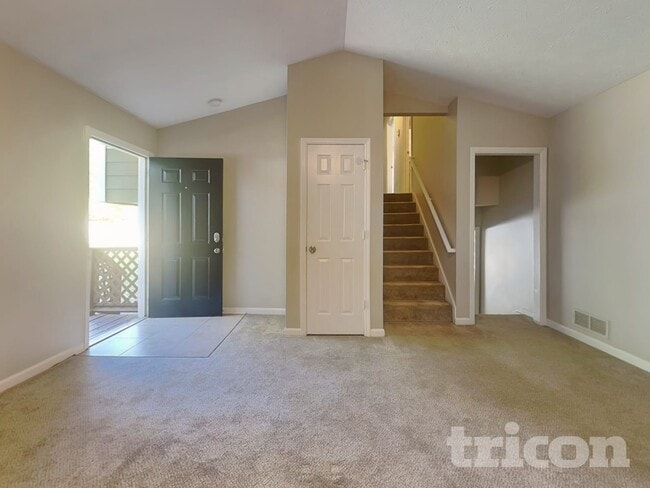 Foto del edificio - 4684 Woodglen Ct