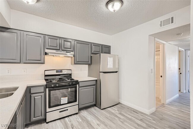 Foto del edificio - 4364 Tara Ave