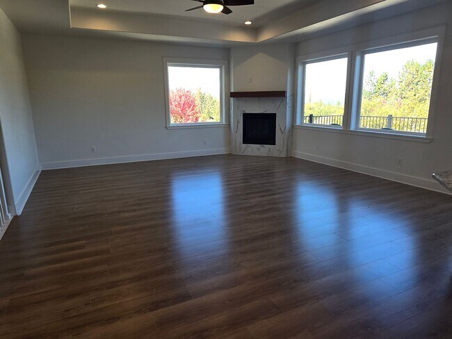 Building Photo - 3 bedroom 2.5 bathroom Custom Built Home