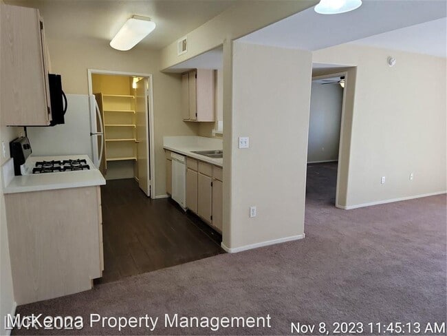 Building Photo - 2 br, 2 bath House - 7885 W Flamingo Rd #1102