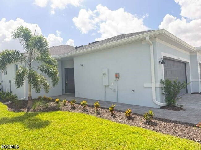 Foto del edificio - 14778 Martingale Pl