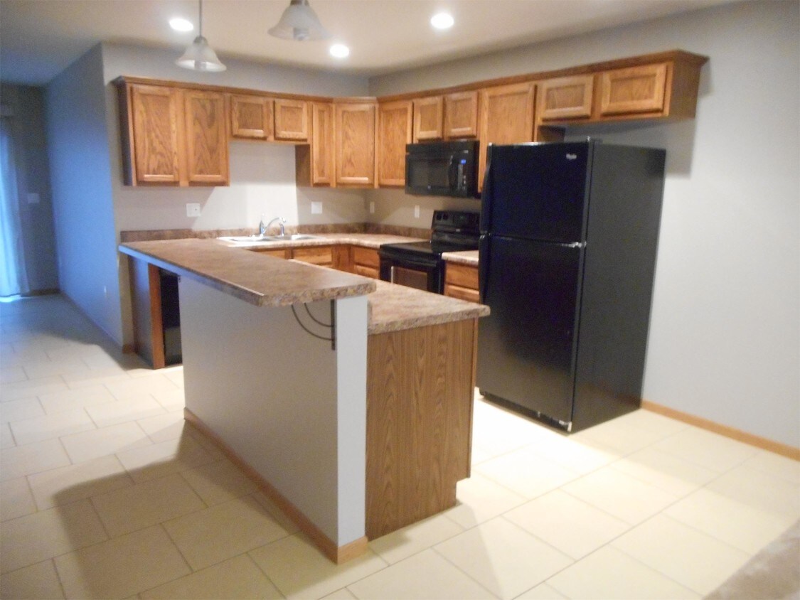 5818 Wheatland Dr SW, Cedar Rapids, IA 52404 House for Rent in Cedar