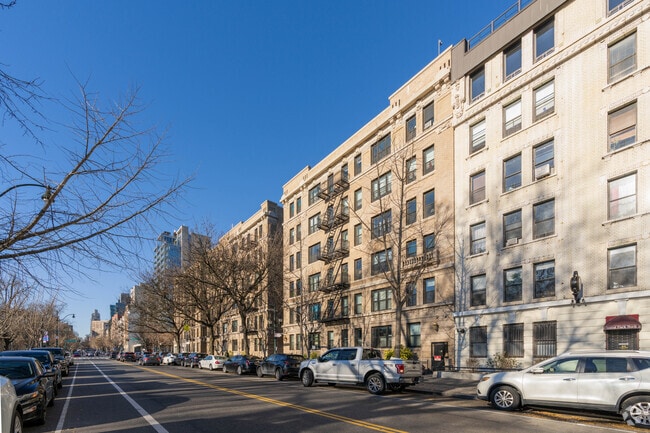 Building Photo - 45 W 110th St