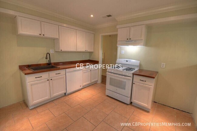 Foto del edificio - Gorgeous Remodeled home in perfect part of...