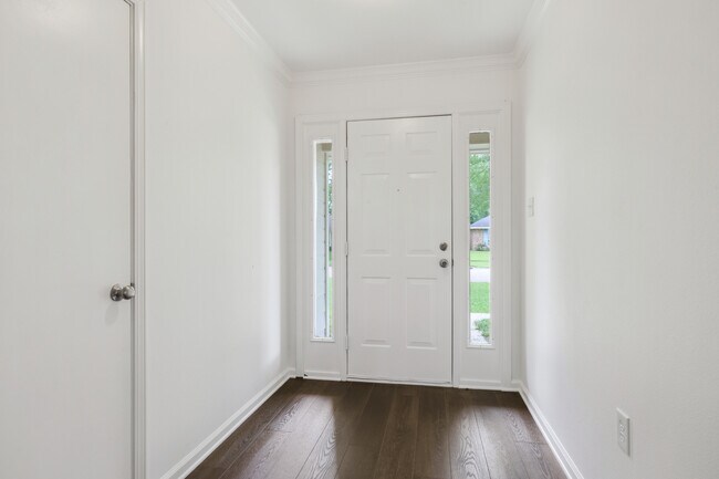 Foto del edificio - 7738 Menlo Dr