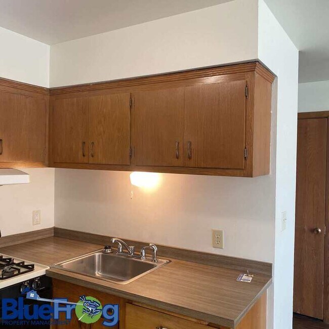 Foto del edificio - 210 N Summit St