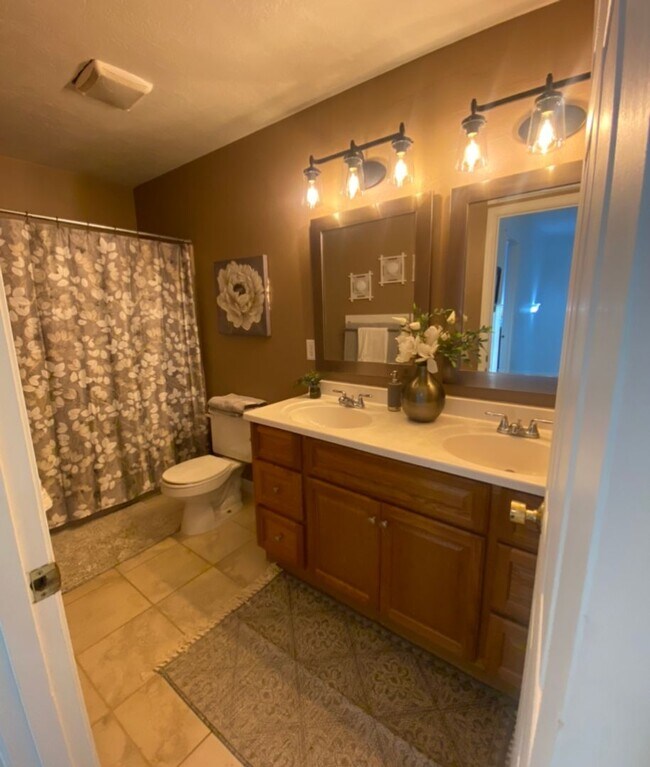 Foto del edificio - 1100 W Nugget Ave