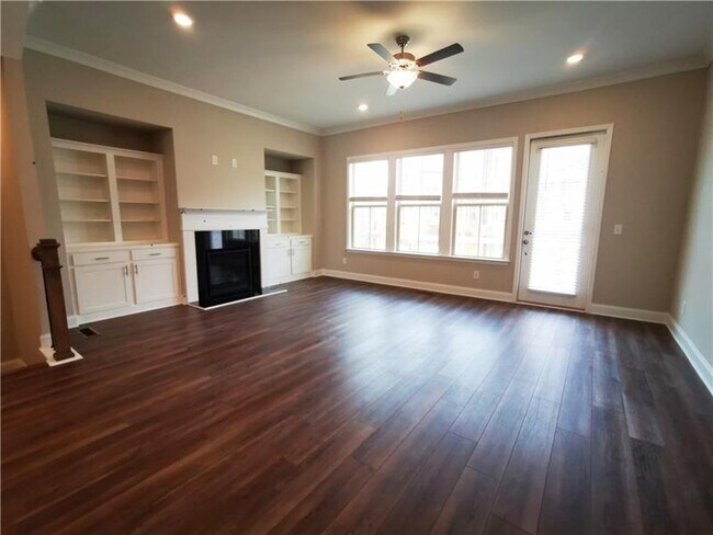 Foto del edificio - 4945 Shay Town Ln