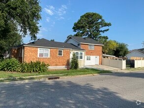 Building Photo - 1569 Athis St